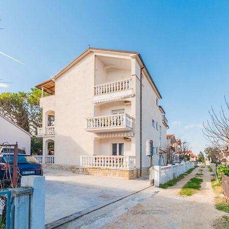 Apartments Ivica - With Parking 宁 外观 照片