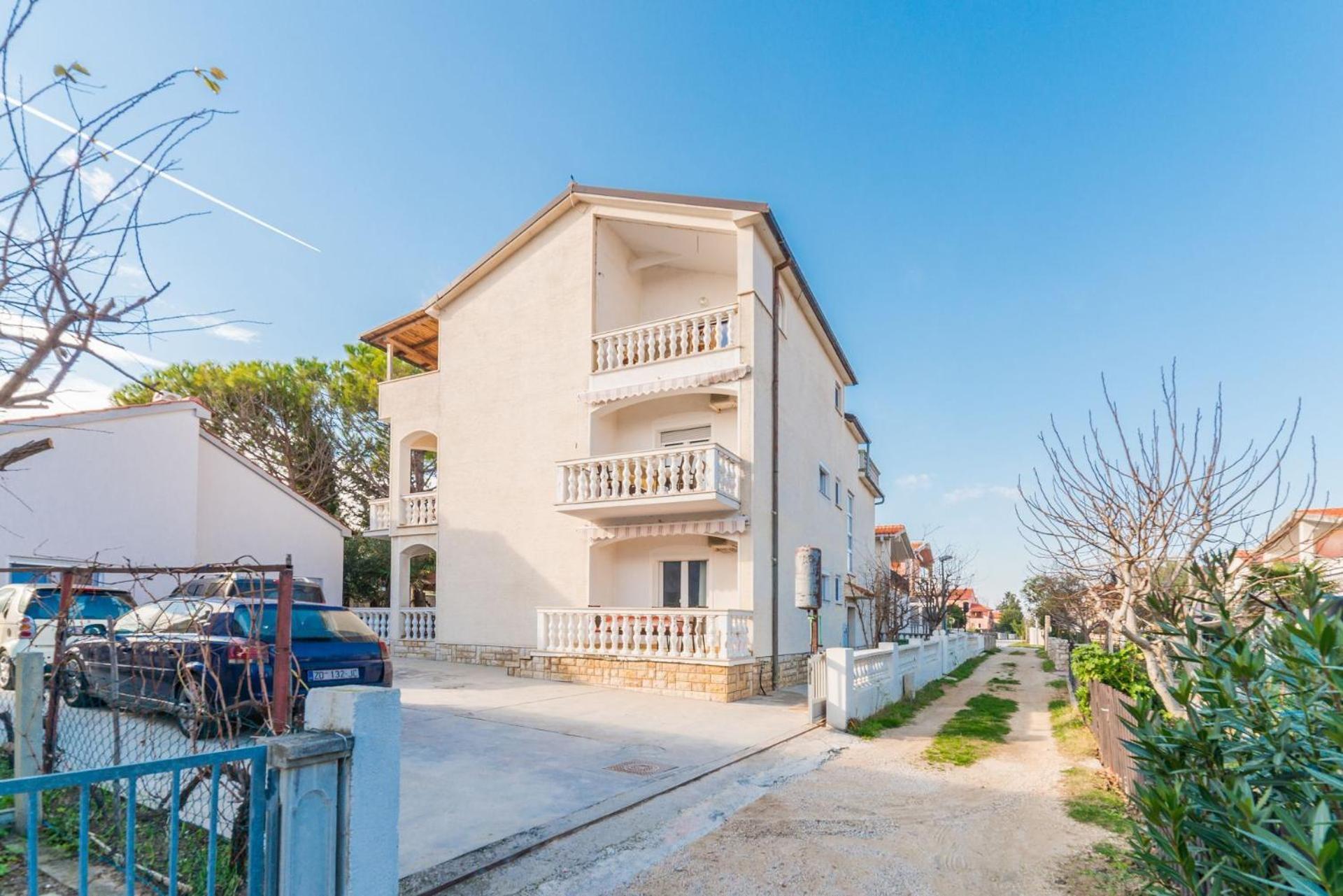 Apartments Ivica - With Parking 宁 外观 照片