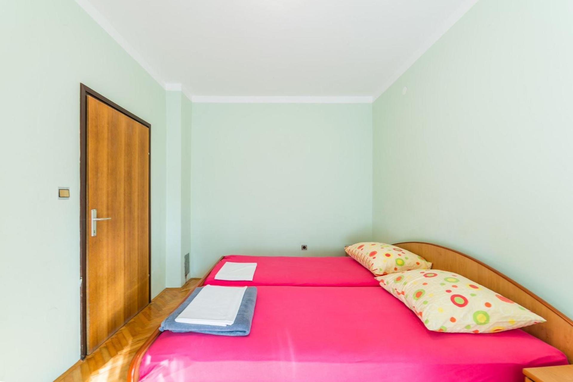 Apartments Ivica - With Parking 宁 外观 照片